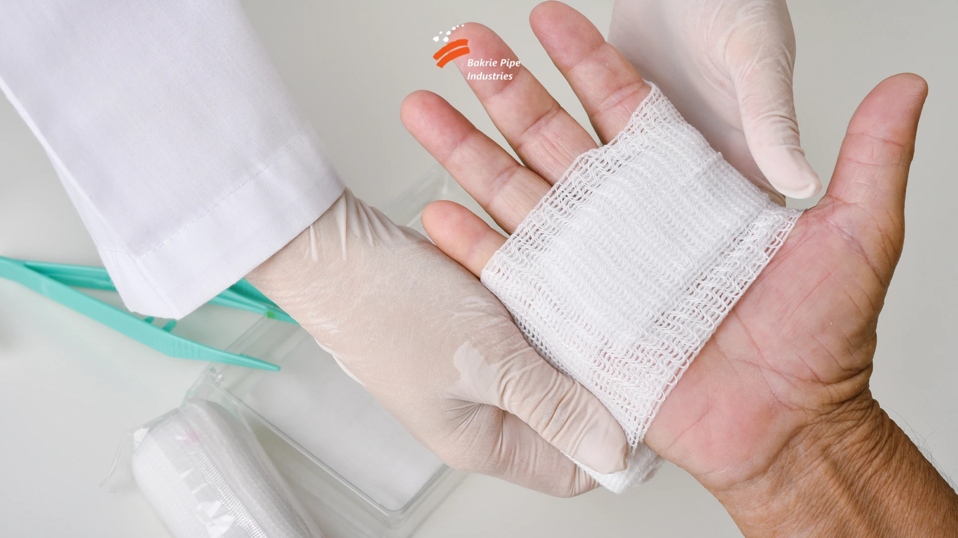 5 Ways to Handle Minor Injuries Safely and Hygienically in the Workplace